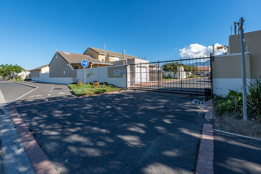 2 Bedroom Property for Sale in Thornton Western Cape